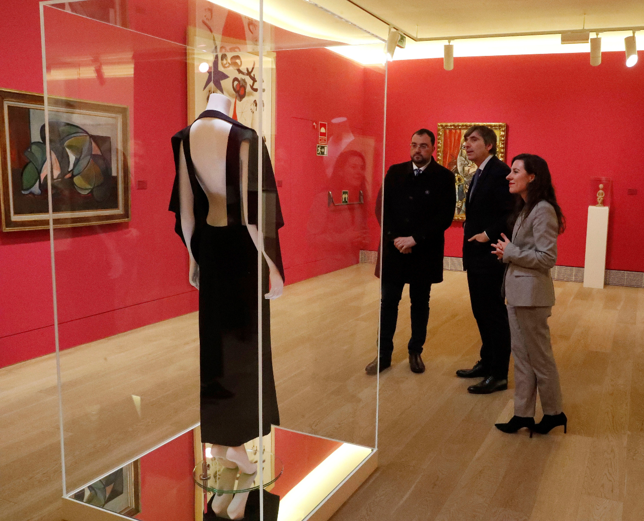 Imagen - El presidente visita la obra invitada del Museo de Bellas Artes, que se suma a los homenajes europeos al diseñador Yves Saint Laurent