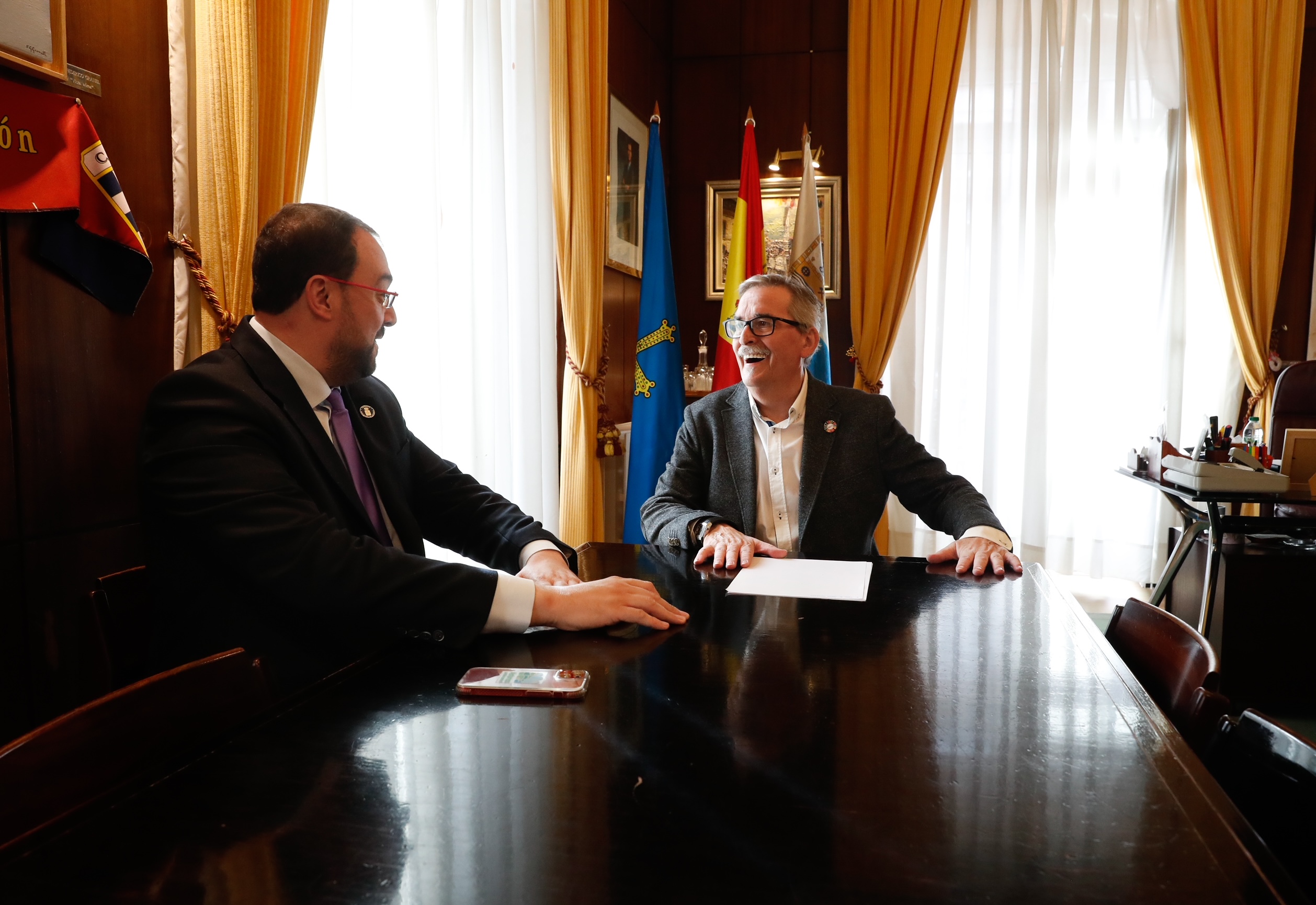 Image 0 of article El presidente del Principado se reúne con el alcalde de Mieres