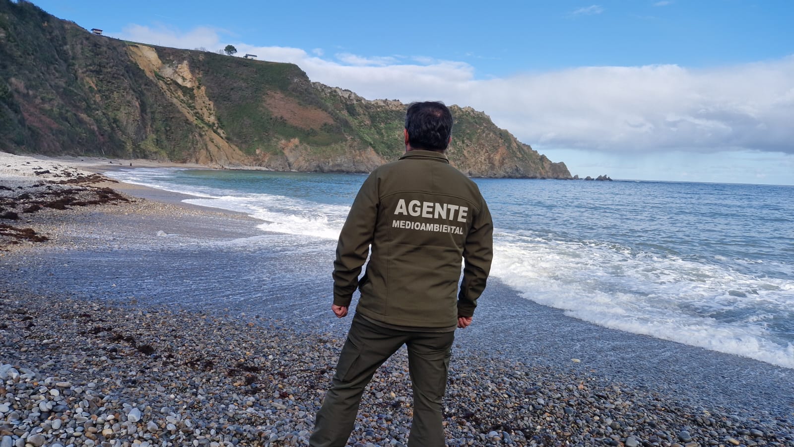 Imagen del artículo El Gobierno de Asturias activa un sistema de vigilancia en la costa ante la posible llegada de microplásticos