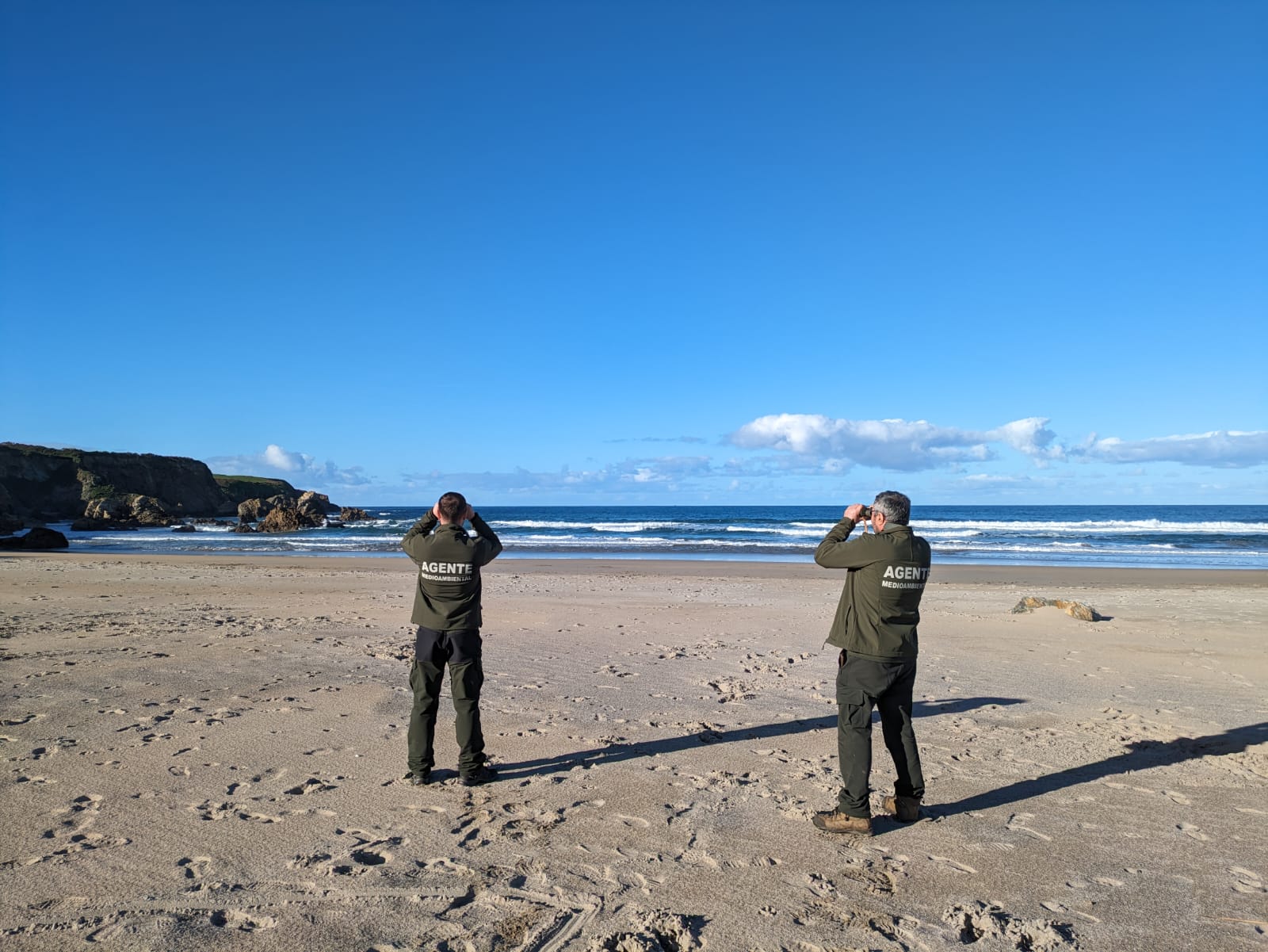 Imagen del artículo El Gobierno de Asturias activa el Plan por Contaminación Marina Accidental ante la detección de microplásticos en la costa occidental