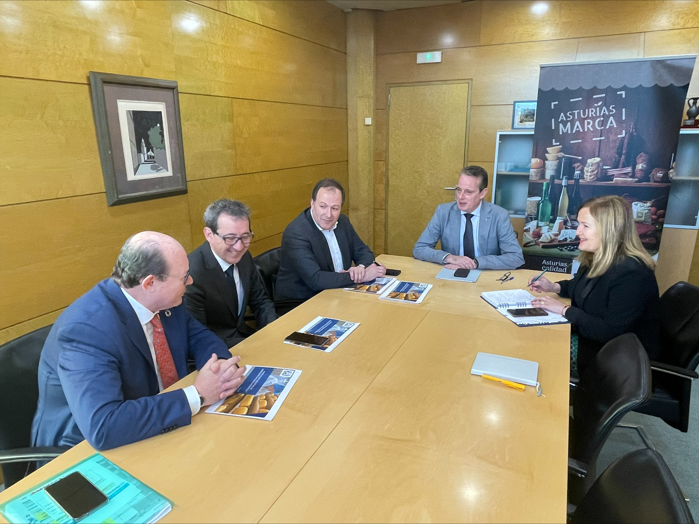 Image 1 of article El Gobierno de Asturias respalda la inversión de Royal Aware en Salas, un proyecto de ilusión y futuro para todo el occidente