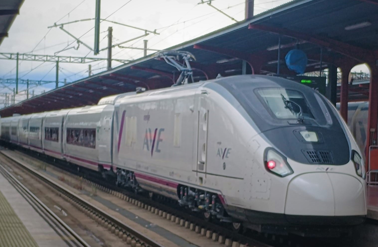 Imagen - El Principado destaca el éxito de la alta velocidad en el estreno de los nuevos trenes AVE: más de medio millón de billetes vendidos desde la apertura de la variante