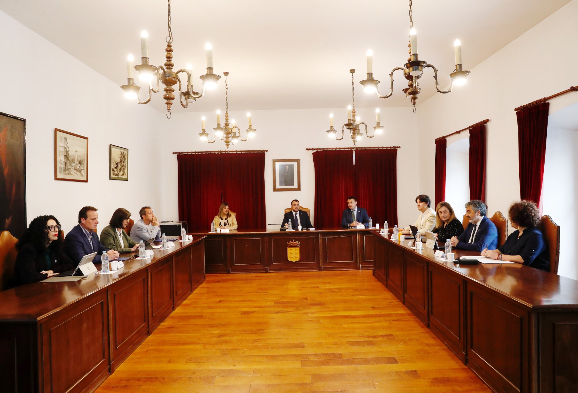 Imagen - El Gobierno de Asturias autoriza una partida de 18,5 millones para subvencionar los planes locales de empleo y las prácticas de jóvenes en ayuntamientos