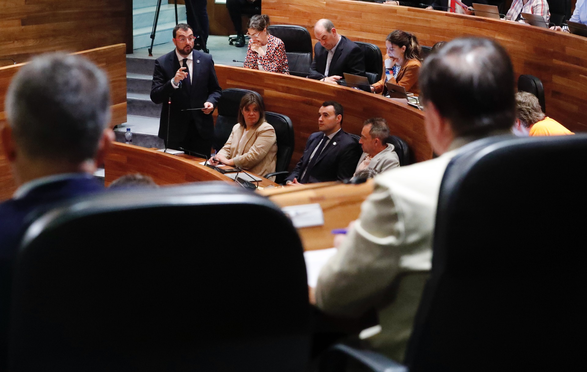 Imagen del artículo Barbón invita a mantener la unidad de los grupos parlamentarios para defender los intereses de Asturias en la reforma de la financiación autonómica