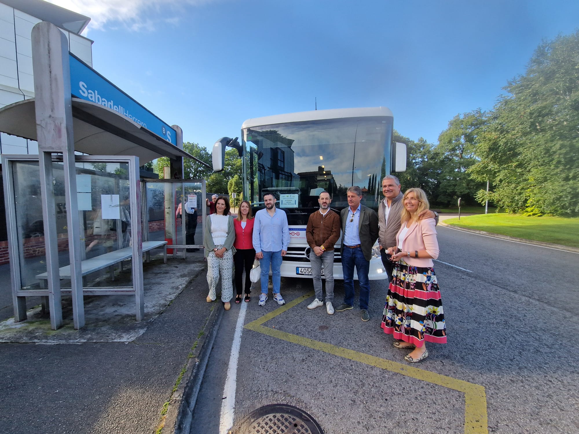 Imagen - El Ejecutivo y el Ayuntamiento de Siero ponen en marcha una nueva línea de autobús entre La Fresneda, Llugones/Lugones y Parque Principado