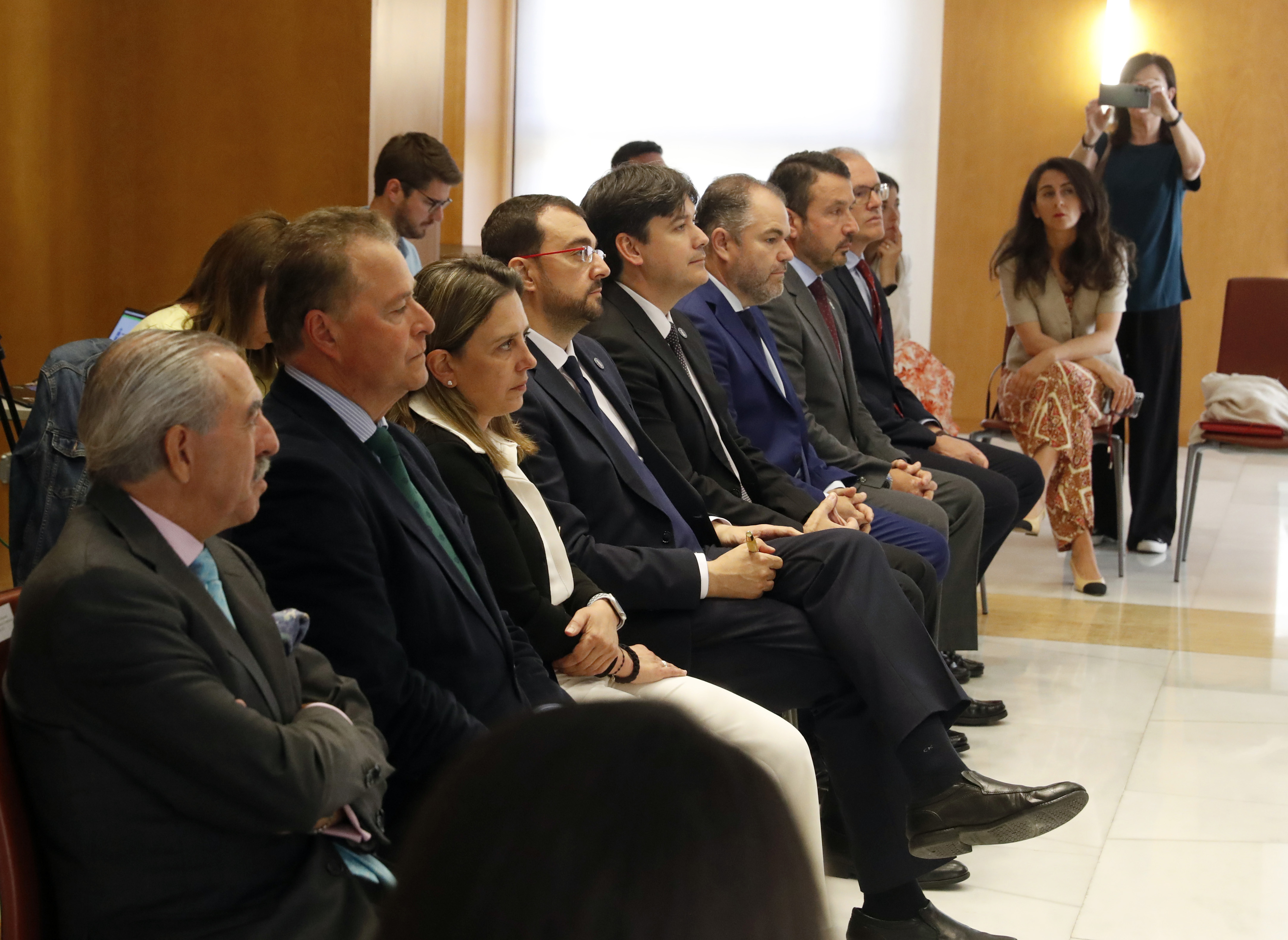 Image 4 of article El presidente asegura que la Oficina de Economía y Comercio de Asturias en Madrid se convertirá en foco de encuentro permanente con la actividad inversora para atraer oportunidades al Principado