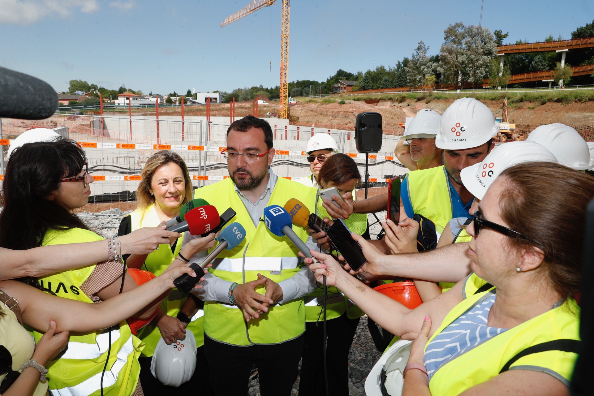Image 1 of article El Gobierno de Asturias avanza en las obras del consultorio y el colegio de Nuevo Roces, en Gijón/Xixón, que suman cerca de 20,5 millones de inversión