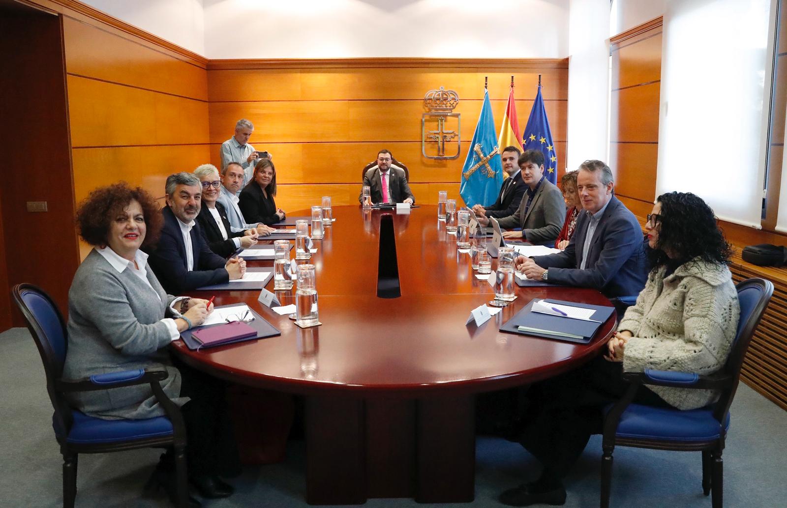 Imagen - El Gobierno de Asturias refuerza sus políticas de apoyo a las familias: 800.000 euros en ayudas para la compra de gafas a menores de 12 años