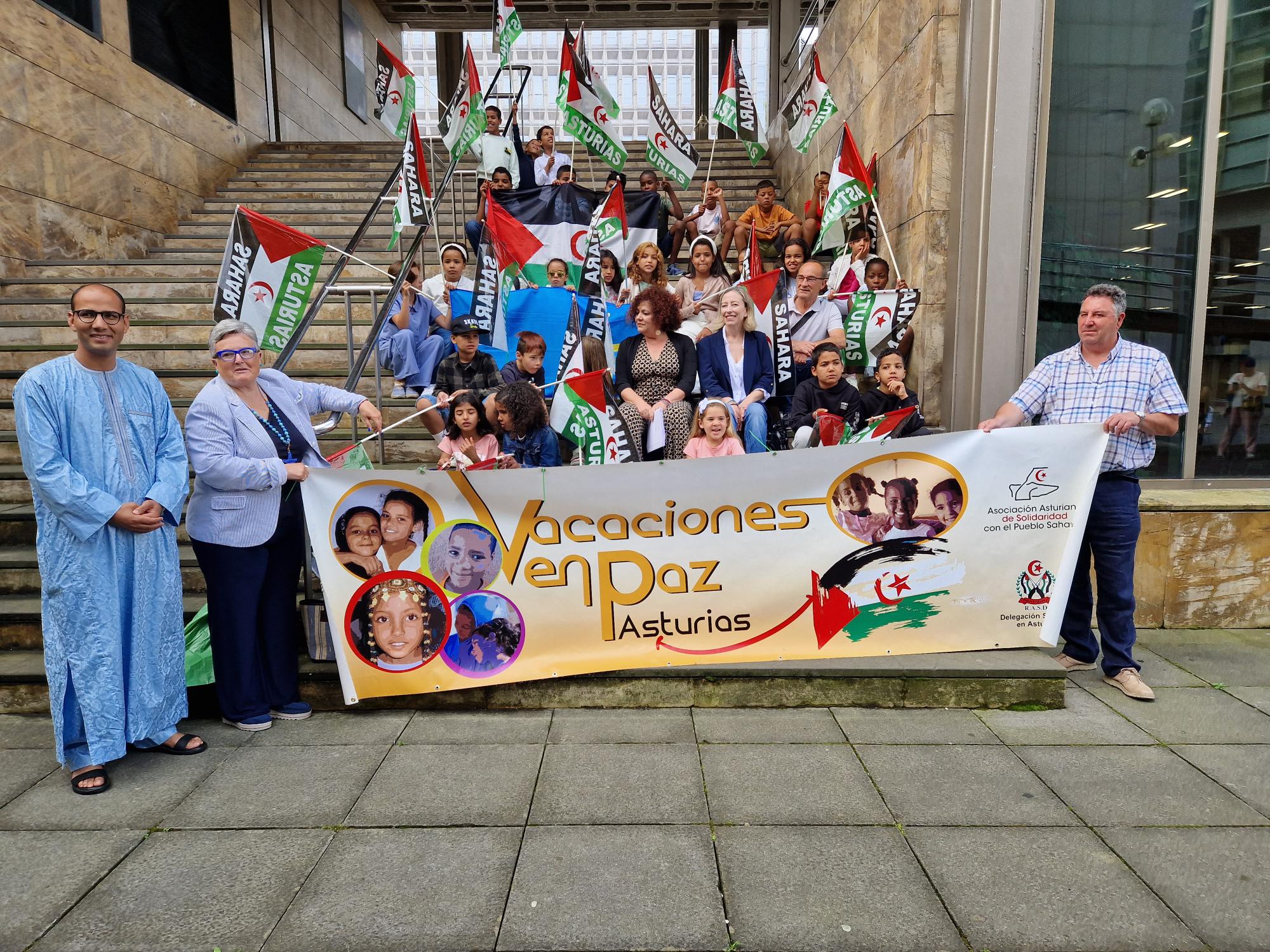 Imagen - La directora de la Agencia Asturiana de Cooperación al Desarrollo visita los campos de refugiados saharauis