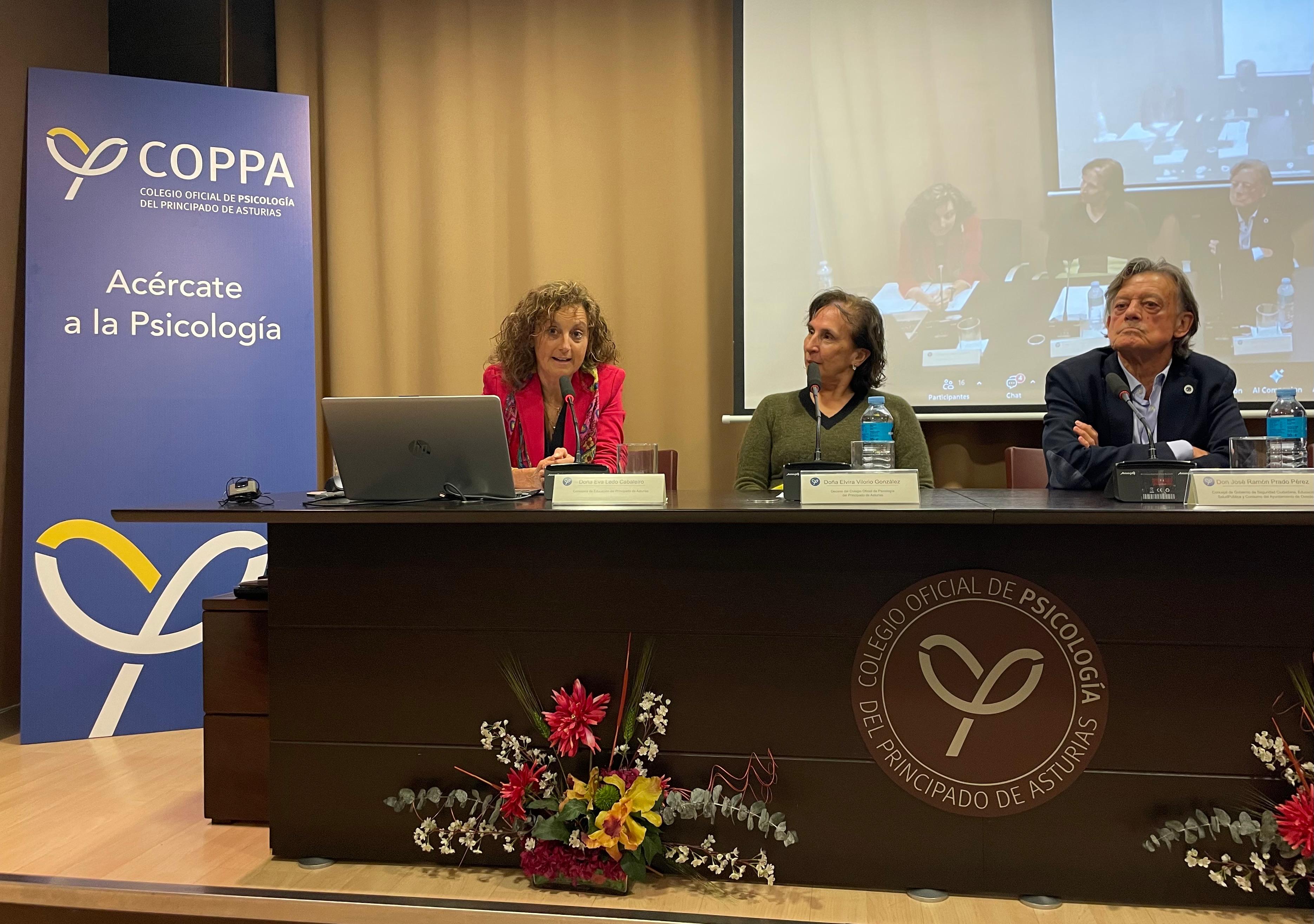 Imagen - Educación amplía la colaboración con el Colegio de Psicología y la formación docente para reforzar el bienestar emocional en los centros