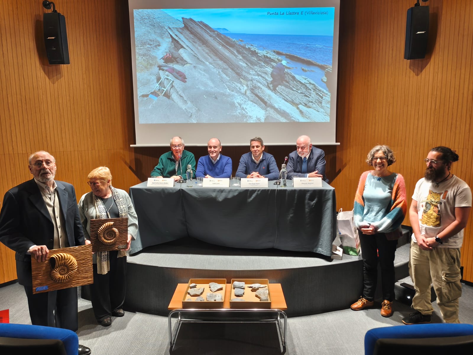 Imagen - El MUJA enriquece sus fondos con la donación de una de las mayores colecciones de invertebrados fósiles del Jurásico asturiano