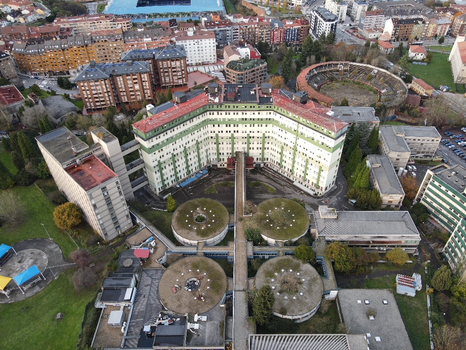 Imagen - Nueve empresas optan a redactar el plan especial de El Cristo, en una licitación clave para transformar el entorno del antiguo HUCA