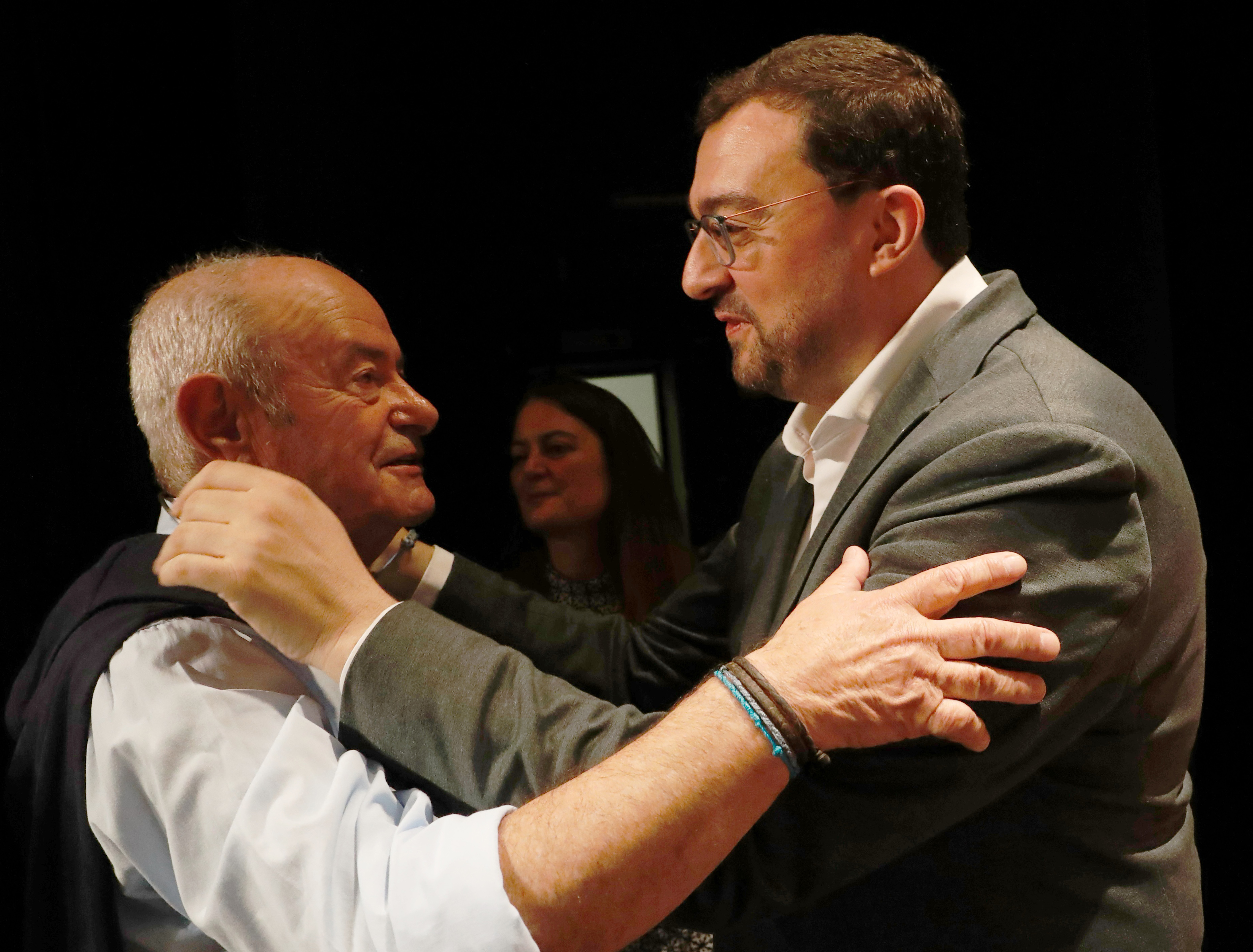 Imagen - Adrián Barbón: “Gracias a Nacho Fonseca varias generaciones de alumnos asturianos se han acercado, en el colegio, a la lengua de nuestros abuelos”