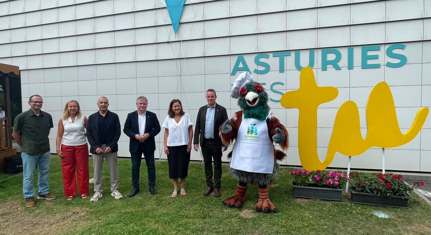Imagen - Medio Rural presenta a Comiḷḷón, la nueva mascota de Alimentos del Paraíso Natural inspirada en un urogallo