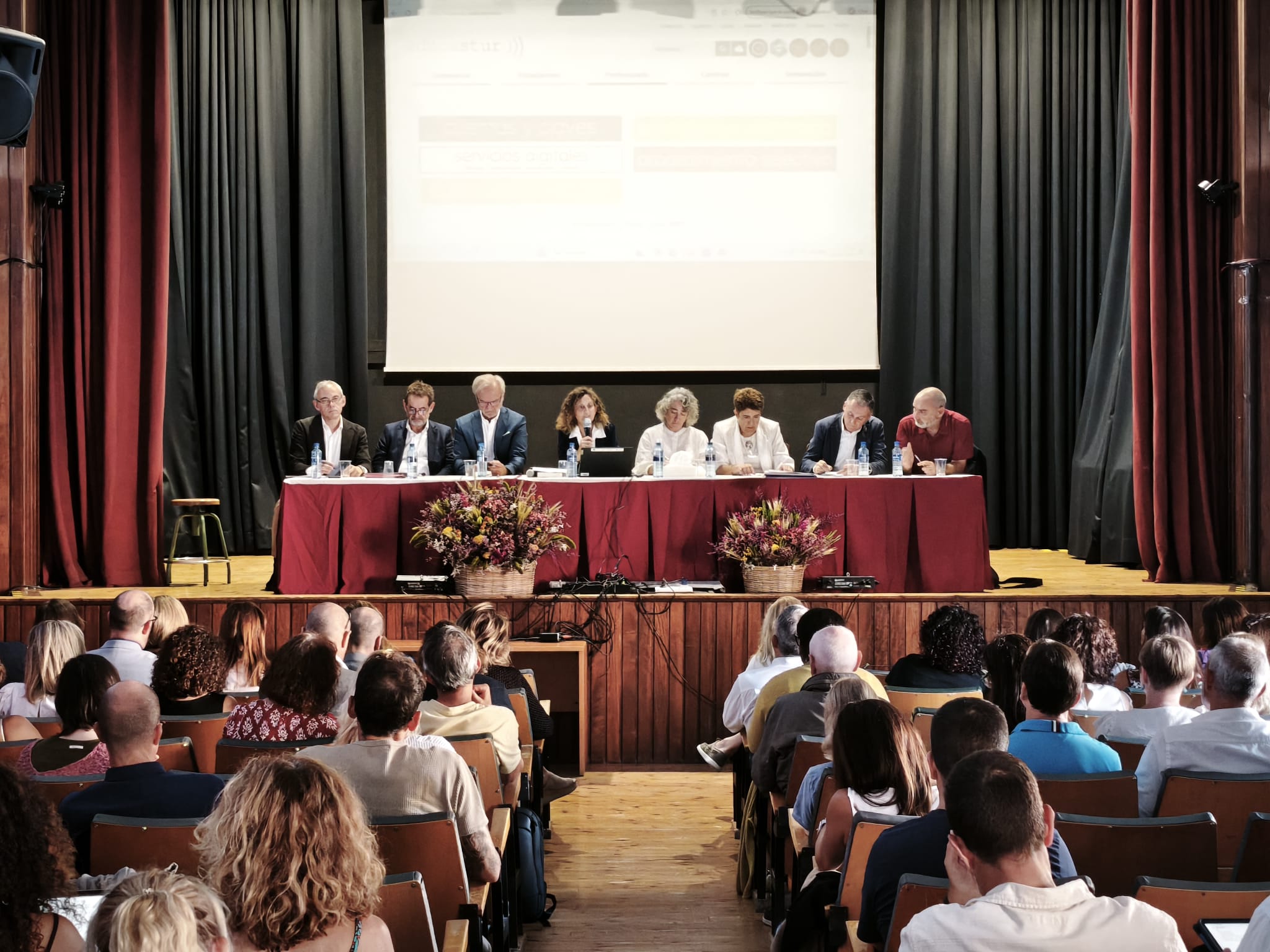 Imagen - El Principado completará este curso el pacto 'Asturias Educa' y facilitará diversas herramientas para reforzar la autoridad del profesorado y las competencias del alumnado