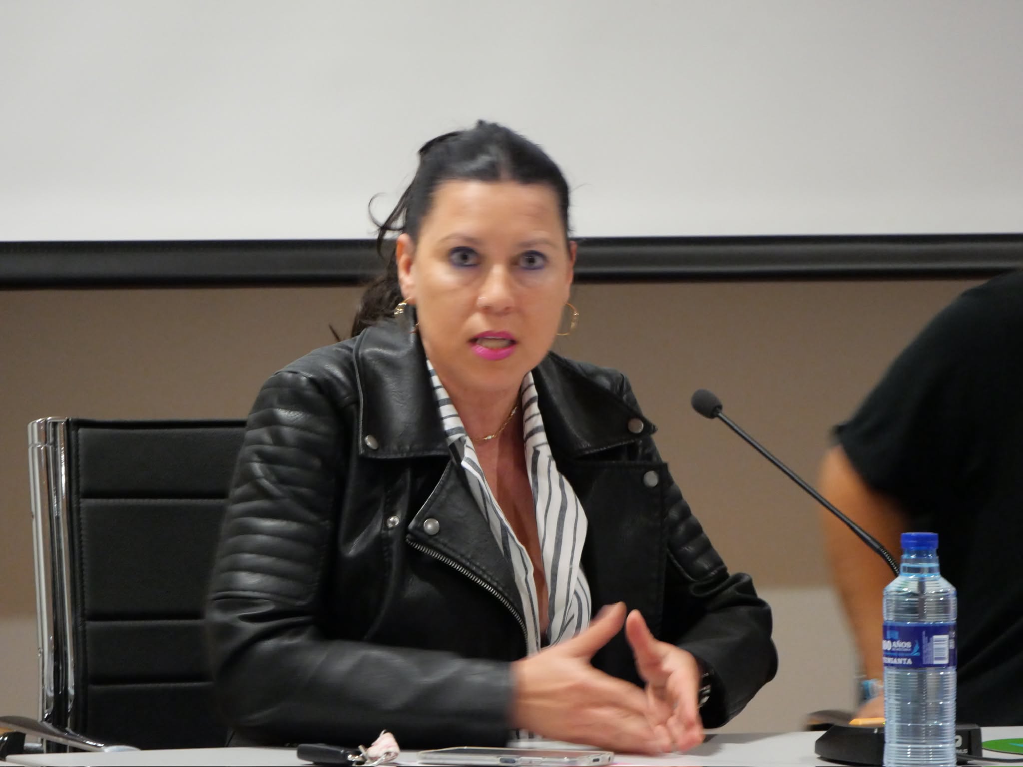 Imagen - La directora de Participación Ciudadana anuncia la convocatoria del Observatorio contra la LGTBIfobia tras el ataque fascista a dos jóvenes en Oviedo/Uviéu