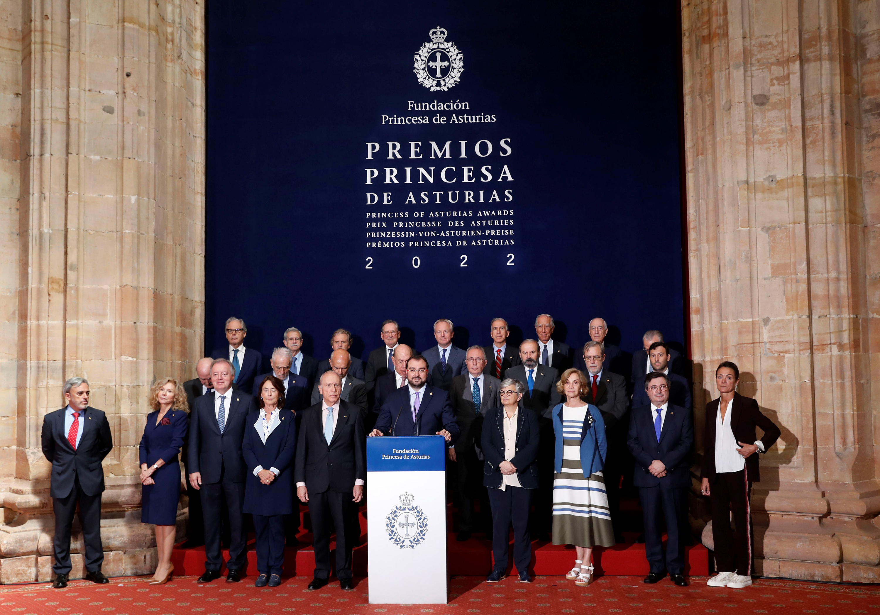 Imagen - El jefe del Ejecutivo da lectura al fallo del Premio Princesa de Asturias de la Concordia